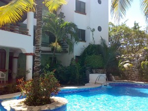  Avisos dse propiedades en Mexico en Playa del Carmen |  Departamento amueblado entre mamitas y la 5ta ave., renta largo plazo $1,200 USD mensuales