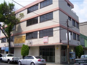  Avisos dse propiedades en Mexico en Gustavo A. Madero |  ESQUINA, AMPLIO CONTRA-ESQUINA MERCADO ZACATENCO