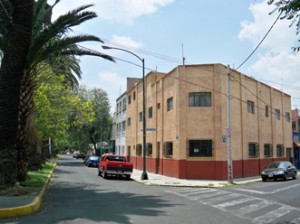 Sr.Castanon Avisos dse propiedades en Mexico en Gustavo A. Madero |  Vendo Edificio Col.Industrial con 5 Deptos., Excelente oportunidad para Inventir
