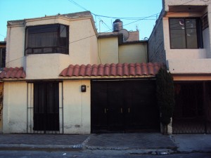 elena gonzalez Avisos dse propiedades en Mexico en Nezahualc&oacute;yotl |  CASA SOLA CON LOCAL COMERCIAL, EXCELENTE UBICACION 