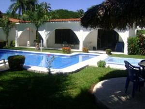 Alejandro Sanchez Avisos dse propiedades en Mexico en Jos&eacute; Azueta |  Se Renta Casa en Ixtapa Zihuatanejo, CASA PARA 16 PERSONAS