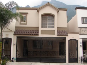 Ing. Francisco Flores Avisos dse propiedades en Mexico en Guadalupe |  Excelente oportunidad, Casa en perfectas condiciones, en fraccionamiento privado, caseta de vigilancia 24 hrs, en calle privada.