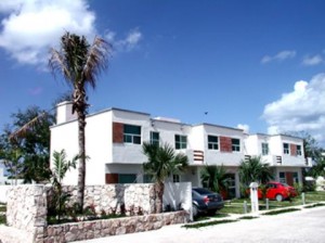 Roberto Medero Avisos dse propiedades en Mexico en Playa del Carmen |  Rento casa amueblada 2 racamaras en Playa del Carmen, Fraccionamiento Playa del Sol