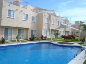 Sr. Calderon  Avisos dse propiedades en Mexico en Acapulco de Ju&aacute;rez |  HERMOSA CASA FRENTE A LA PLAYA, ACAPULCO DIAMANTE $1,500, CASA COMPLETAMENTE AMUEBLADA Y CON TODOS LOS SERVICIOS