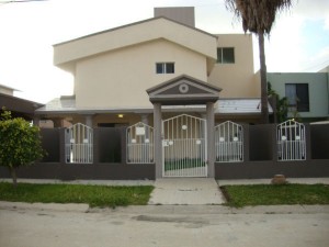 Julieta Sanchez Avisos dse propiedades en Mexico en Tijuana |  PLAYA DE TIJUANA, CASA SEMI NUEVA HERMOSA 