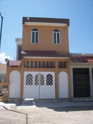 Adriana Avisos dse propiedades en Mexico en Playa del Carmen |  EXCELENTE INVERSION CASA PLANTA BAJA 2 REC. PLANTA ALTA 2 ESTUDIOS INDEPEN, NUEVA BIEN UBICADA