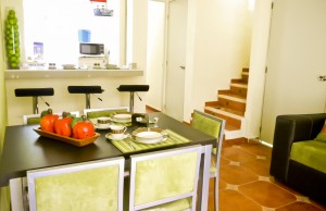 Rene Davalos Avisos dse propiedades en Mexico en Playa del Carmen |  Casa a pocos metros de la Playa, dos recamaras, Con terraza jard&iacute;n