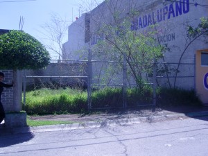 Lic. Carlos Ru&iacute;z Avisos dse propiedades en Mexico en Ecatepec |  Terreno Urbanizado c/ Malla 120 metros cuadrados , Bien Ubicado, Oportunidad de Establecer Negocio, Junto a Escuela Particular