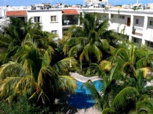 Goods and Roots Avisos dse propiedades en Mexico en Playa del Carmen |  Amplio departamento amueblado / Spacious 2 bedroom furnished apartment, Luminoso