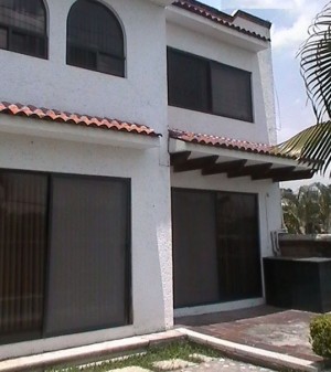 casas de berenice  Avisos dse propiedades en Mexico en Cuernavaca |  Hermosa casa residencial con alberca hazla tuya con banorte , Belleza, elegancia, calidad, tranquilidad, seguridad 